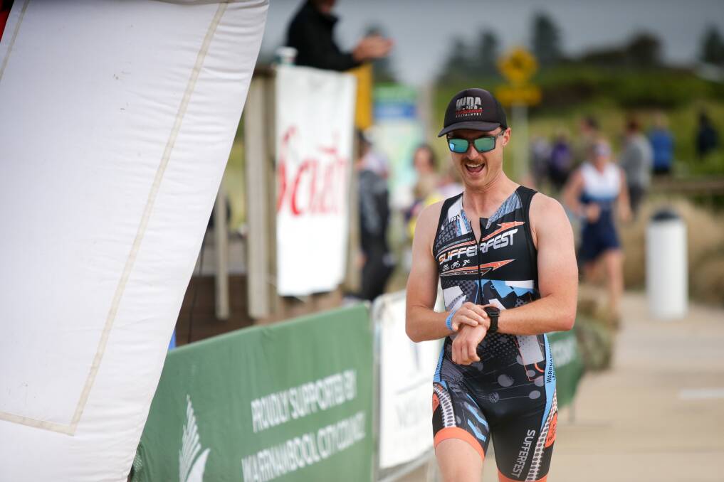 Sam Bartlett crosses the line at the 2022 Warrnambool Foreshore Triathlon. File picture