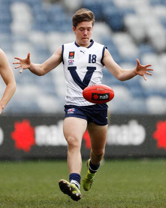 Toby McMullin in action for Vic Country in the under 18 national championships. Picture by Getty Images