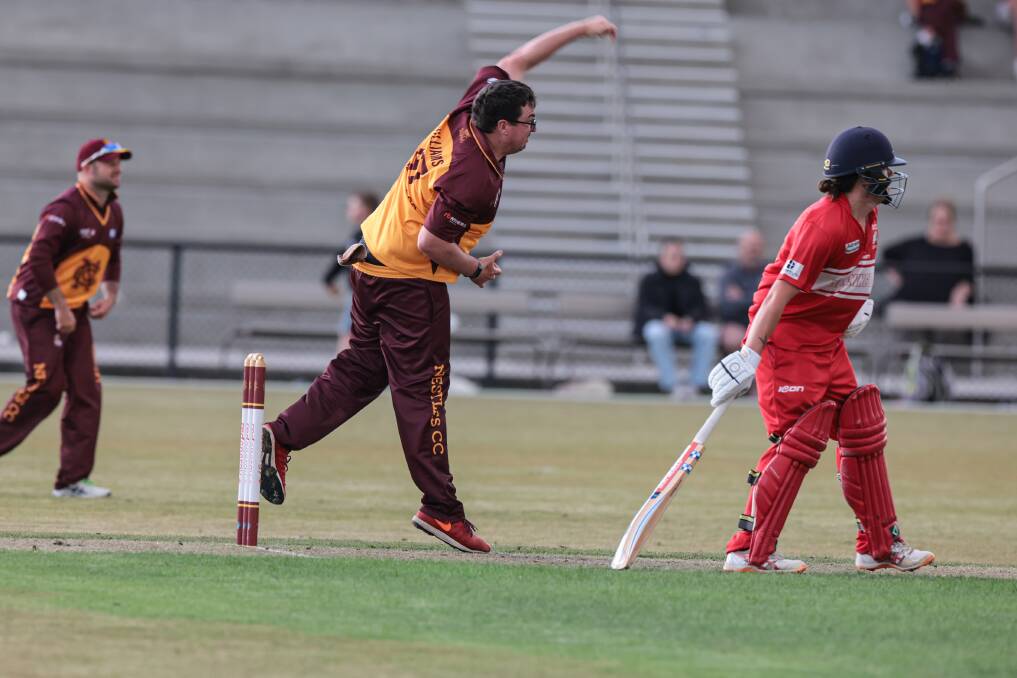 Whether it's with bat or ball, Nestles champ Geoff Williams keeps getting the job done. Picture by Sean McKenna
