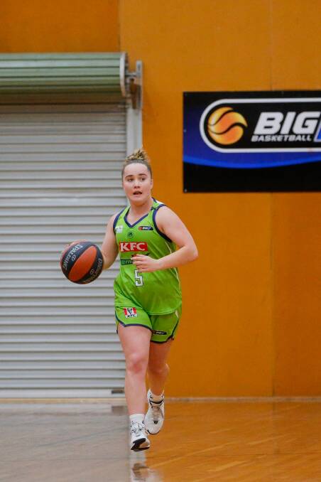ON THE RISE: Mia Mills set the tone for the Warrnambool Mermaids on Saturday night. Picture: Anthony Brady
