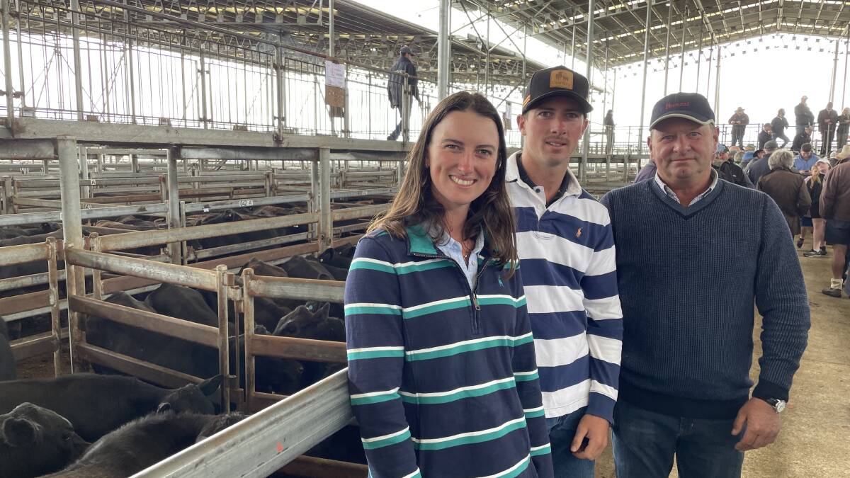 Sara, Will and Tim Kosch, Dundonnell visited the sale to watch their consignment of 50 heifers and 72 Angus steers be sold at Mortlake.