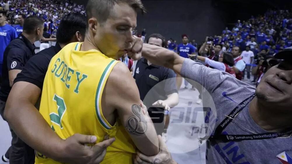 Nathan Sobey is punched in the face during the extraordinary brawl. Photo: Spin.ph