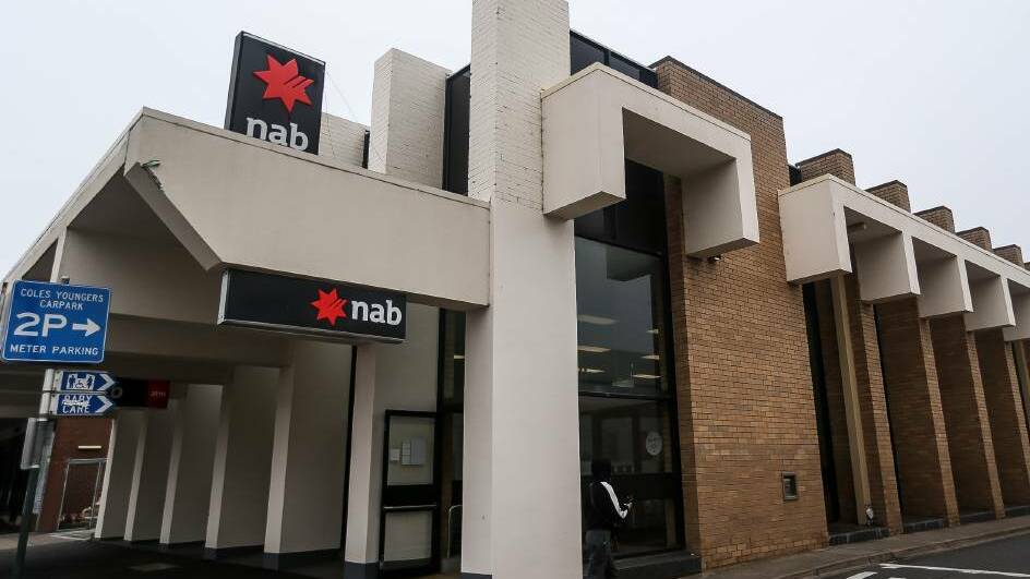 Warrnambool bank closed after 'physical security threat'