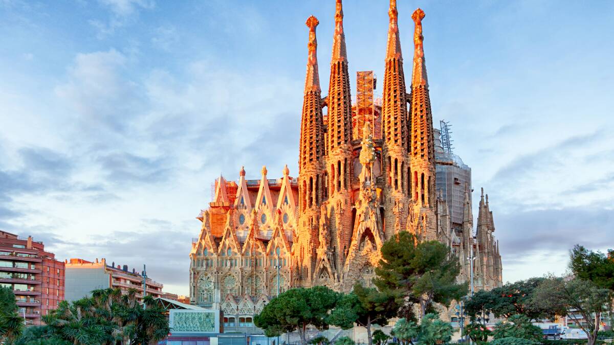 Where in the world are these iconic monuments located? | Quiz