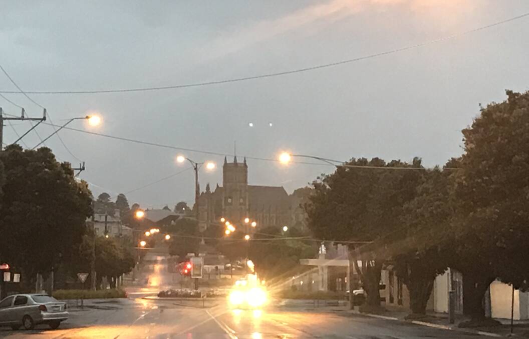 It's pouring in Warrnambool at 7am. We're expecting a humid top of 21 degrees. 