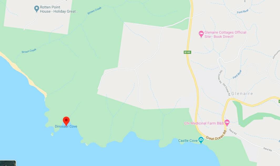 Trapped walkers rescued along Great Ocean Road trail
