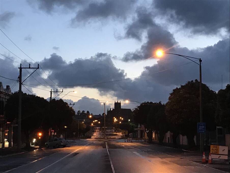 Looking north up Warrnambool's Kepler Street just before 7am. Minutes later it was raining, just 4.5 degrees and felt like -0.6. 