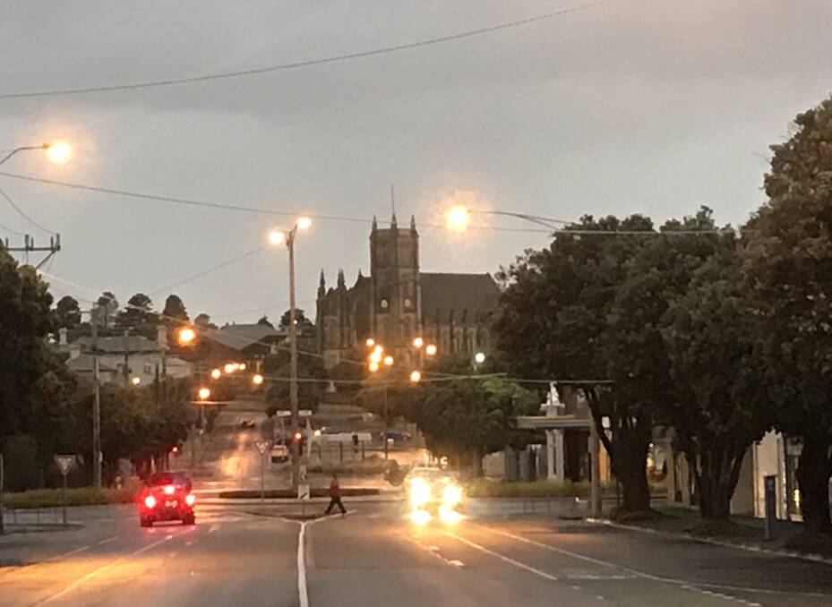 Still dark: This morning's picture looking north up Warrnambool's Kepler Street was taken at 7.15am because I'm tiring of taking pics in the dark. But it was still pretty gloomy. 