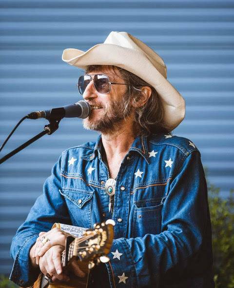 LEGEND: Musician Tim Rogers will play a gig at the Reardon Theatre over the long weekend for the Port Fairy Folk Festival. 