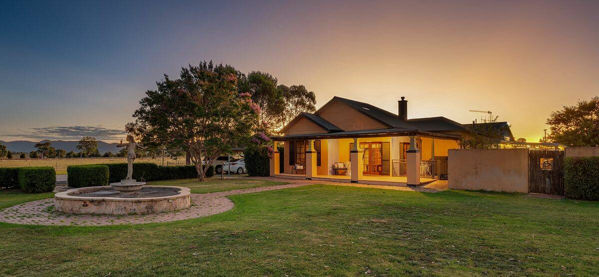 This property at 251 Henry Lawson Drive, Mudgee has plenty of room for entertaining. Photo from listing.
