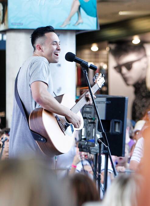 Cyrus Villanueva performing in his hometown of Wollongong.