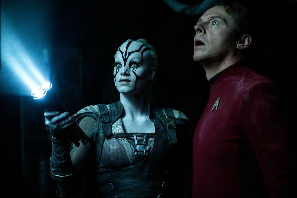 Jaylah (Boutella) and Scotty (Pegg) in Star Trek Beyond.