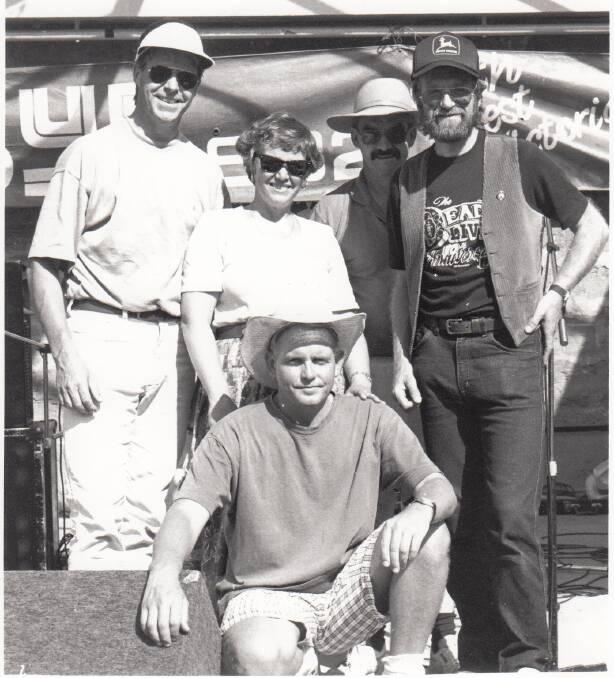Emu Creek (formerly the Emu Creek Bush Band) in 1993 - (back from left) Jon Clegg, Heather Goddard, Barry Williams, Michael Schack and (front) Rohan Keert.