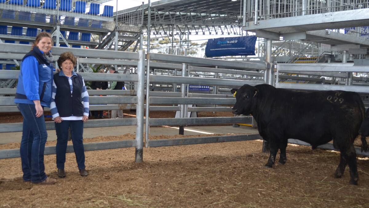 Top price: Dianna Branson, Banquet Angus, with Margaret Patterson, Drysdale, who purchased the top-priced bull at $32,000 paid for Banquet Nixon N099.