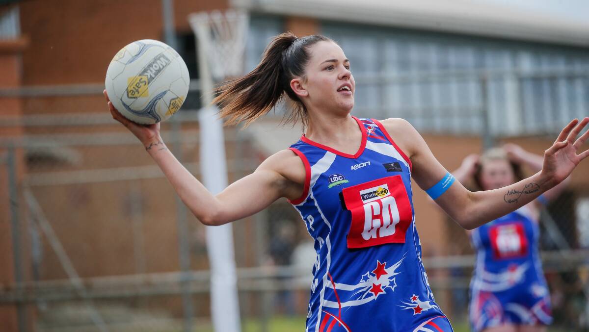 DEFENSIVE PILLAR: Panmure's Jess Rohan lobs the ball against Russells Creek in round 18. Picture: Anthony Brady 