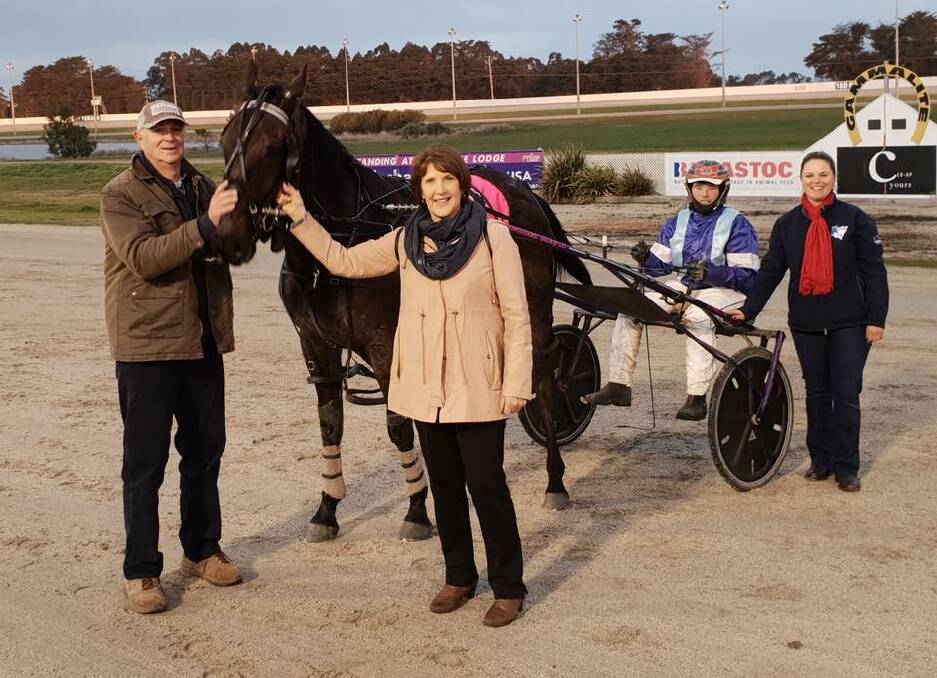 Winning team: (l-r) Allan Driscoll, horse Modern Culture, Margie Driscoll, driver Glen Craven and trainer Courtney Slater after a Terang victory in 2018. 