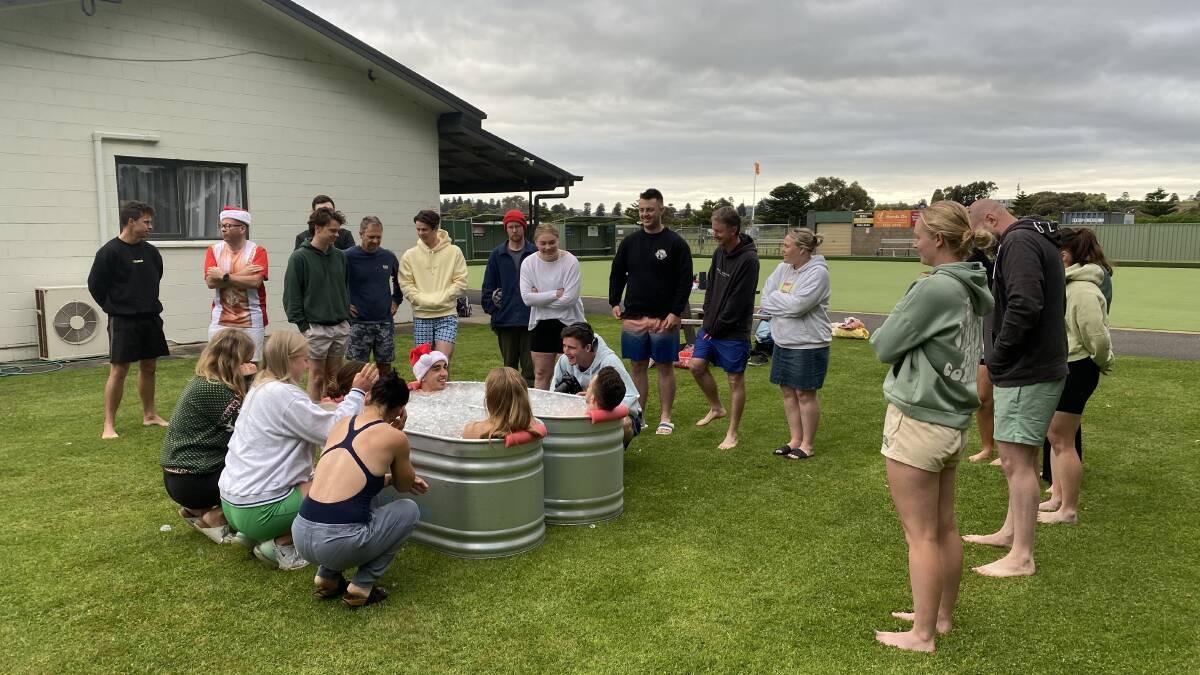 Warrnambool residents and visitors have been testing their fortitude and mental strength at a weekly Cold Culture session where participants also enjoy the sense of community and encouragement from others. 