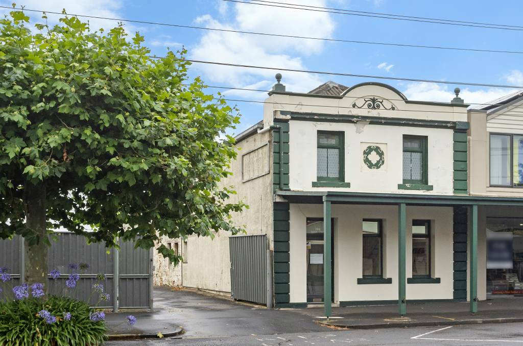 A double-storey building at 198 Koroit Street in Warrnambool sold under the hammer on Friday. Picture supplied