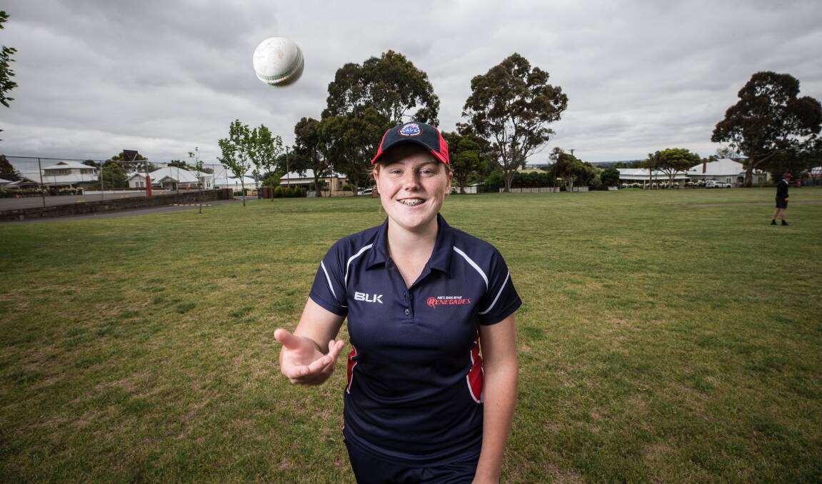 MAKING WAVES: Western Waves' Taylah Casson, of Mortlake, is proving a handful with the ball at the Youth Premier League under 17 titles in Melbourne this week. Picture: Christine Ansorge 