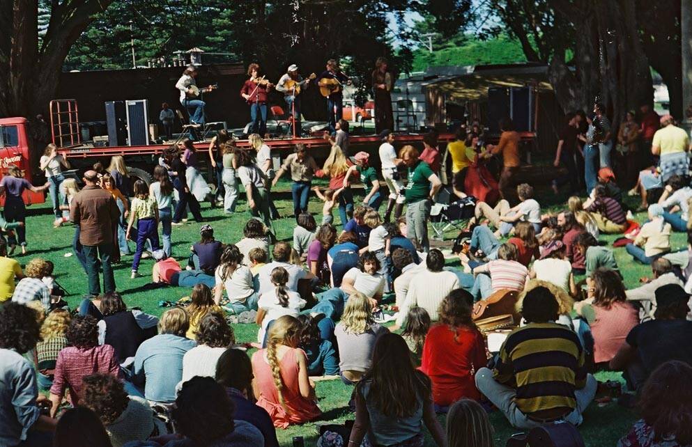 A photo by McKew of the 1977 Port Fairy Folk Festival gardens concert.