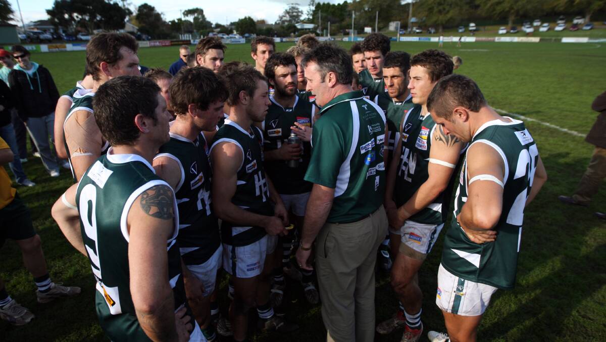 HUDDLE UP: Hampden players at a break during their match against Mornington Peninsula Nepean. 