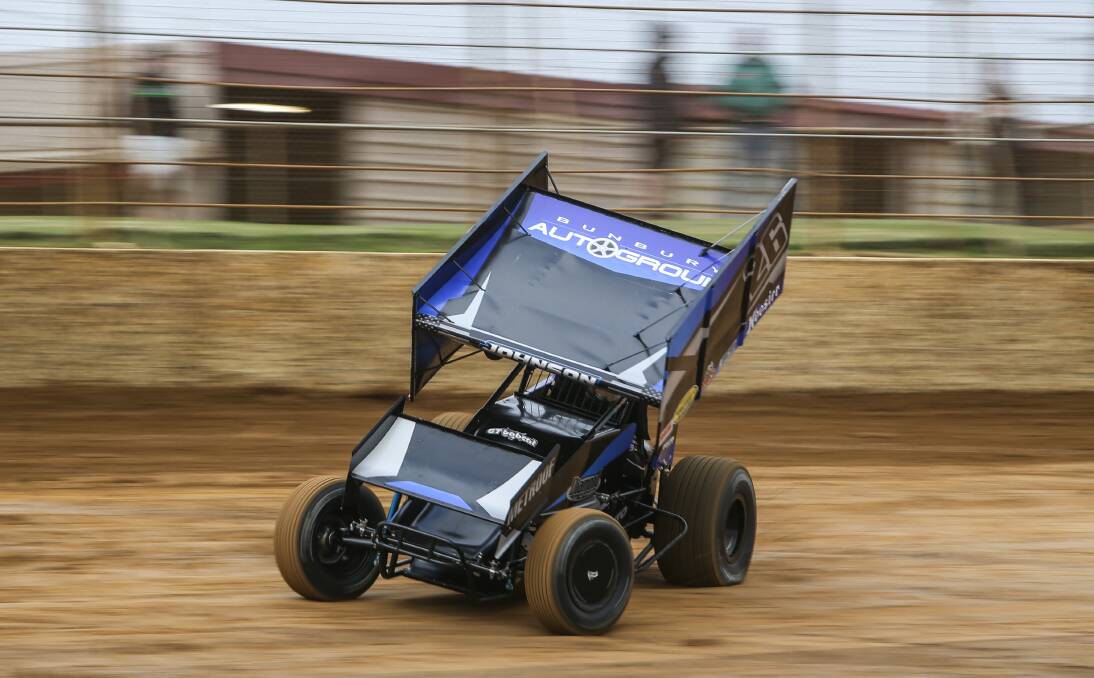 IN HIS ELEMENT: American driver Jason Johnson racing at Allansford's Premier Speedway in 2017. 