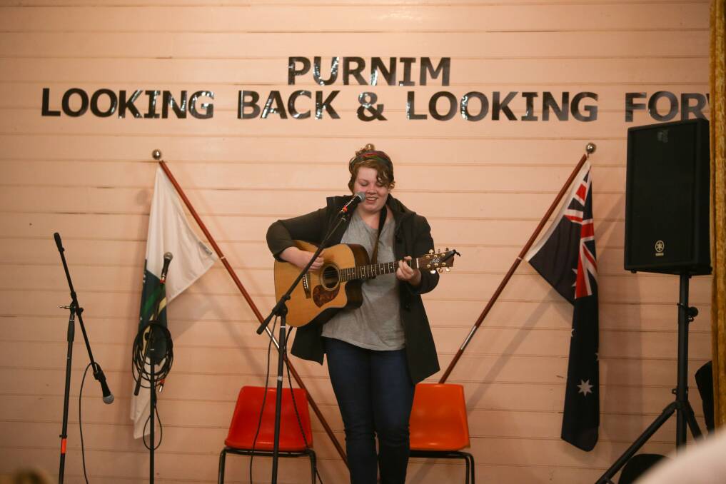 Musician Gabby Steele performs Happy Birthday to celebrate the 150 year celebrations. Picture: Amy Paton 