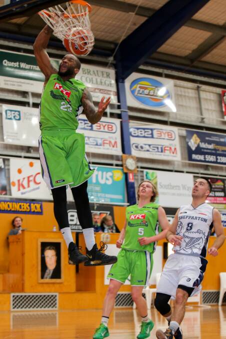 Major in: Xavier Johnson-Blount, who just arrived back in Warrnambool, averaged 30.1 points, 7.2 rebounds, 2.5 assists and 1.7 steals in the 2018 Big V season. Picture: Rob Gunstone