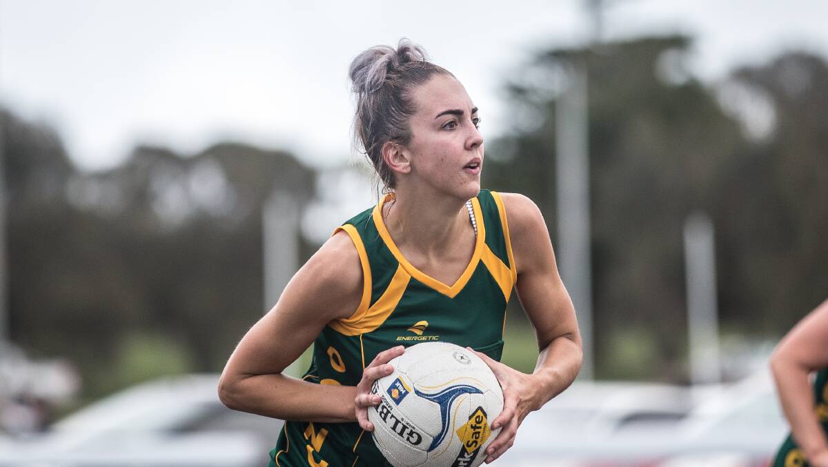 Old Collegians wing attack Erin Maxwell. Picture: Christine Ansorge
