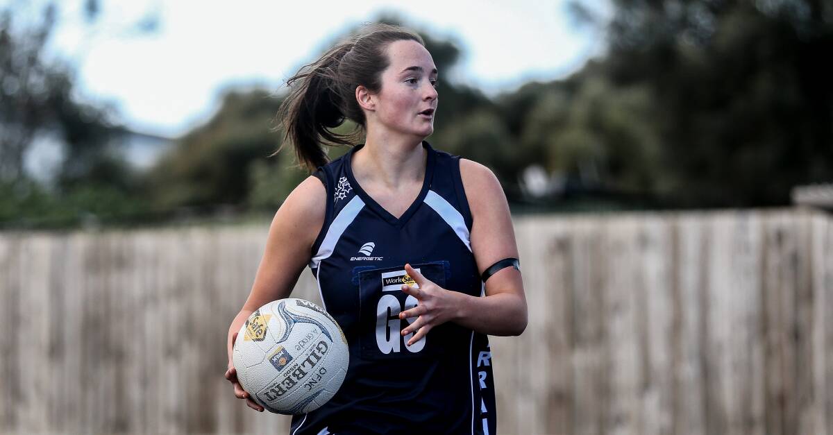 FORWARD THINKING: Nirranda goal shooter Sophie Adams looks to throw the ball. Picture: Christine Ansorge
