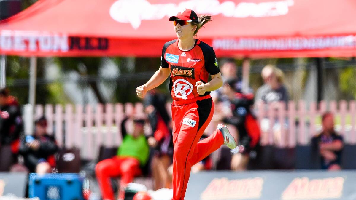 ONE BETTER: Melbourne Renegades' spinner Georgia Wareham is hoping her side can be crowned champions this weekend. Picture: Morgan Hancock 