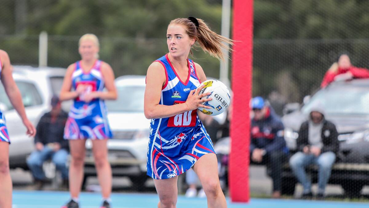 Quick learner: Panmure defender Emily Byers looks to pass the ball. She has been a valuable addition to the Bulldogs after switching from soccer to netball. Picture: Christine Ansorge