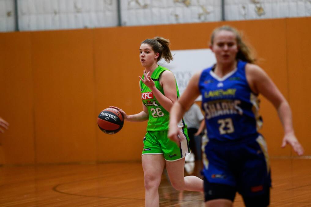  Up-and-coming: Abbey Sutherland was one of the Warrnambool Mermaids' best against the Southern Peninsula Sharks. Picture: Anthony Brady