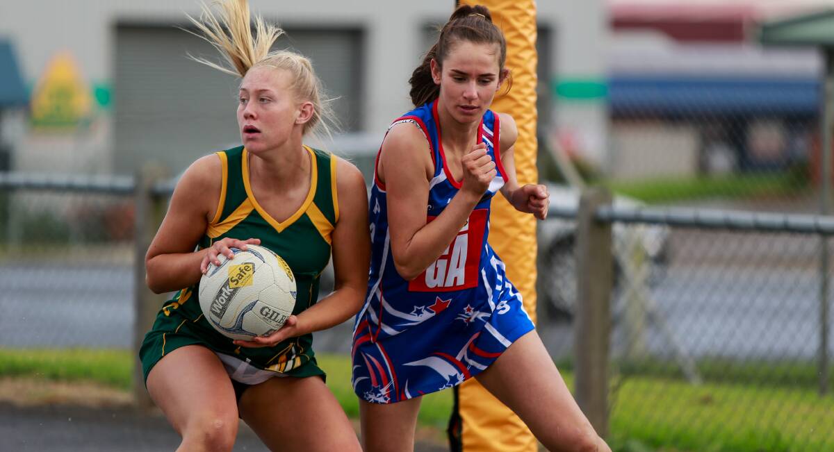 TIGHT BATTLES: Old Collegians defender Vanessa McLaren will have more close battles with different opponents as the Warriors strive for a spot in the top three. Picture: Anthony Brady