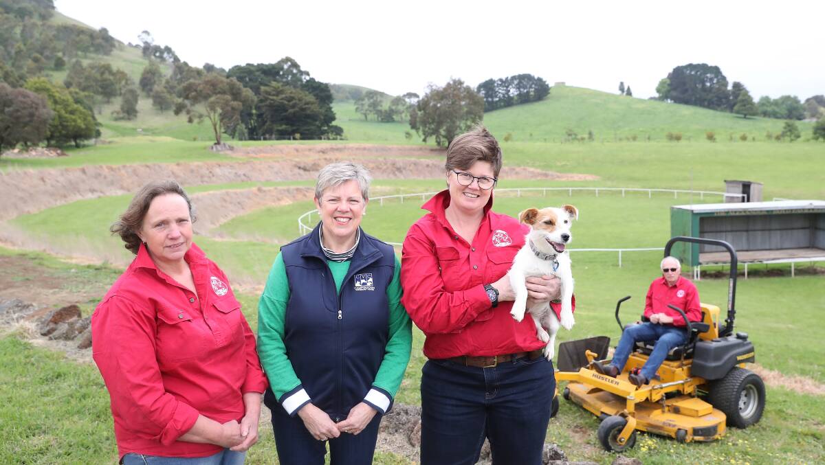 SHOW TIME: Camperdown show committee Cheryl McMahon, Jennifer Downie, Amanda Manifold with Olive the dog and Philip Downie are ready for the show. Picture: Mark Witte