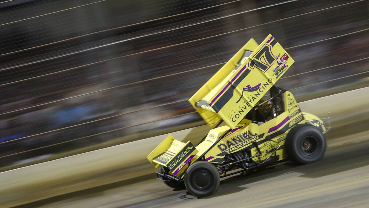 SPEEDY: James McFadden takes the lead during South West Conveyancing Grand Annual Sprintcar Classic A-Main. Picture: Morgan Hancock