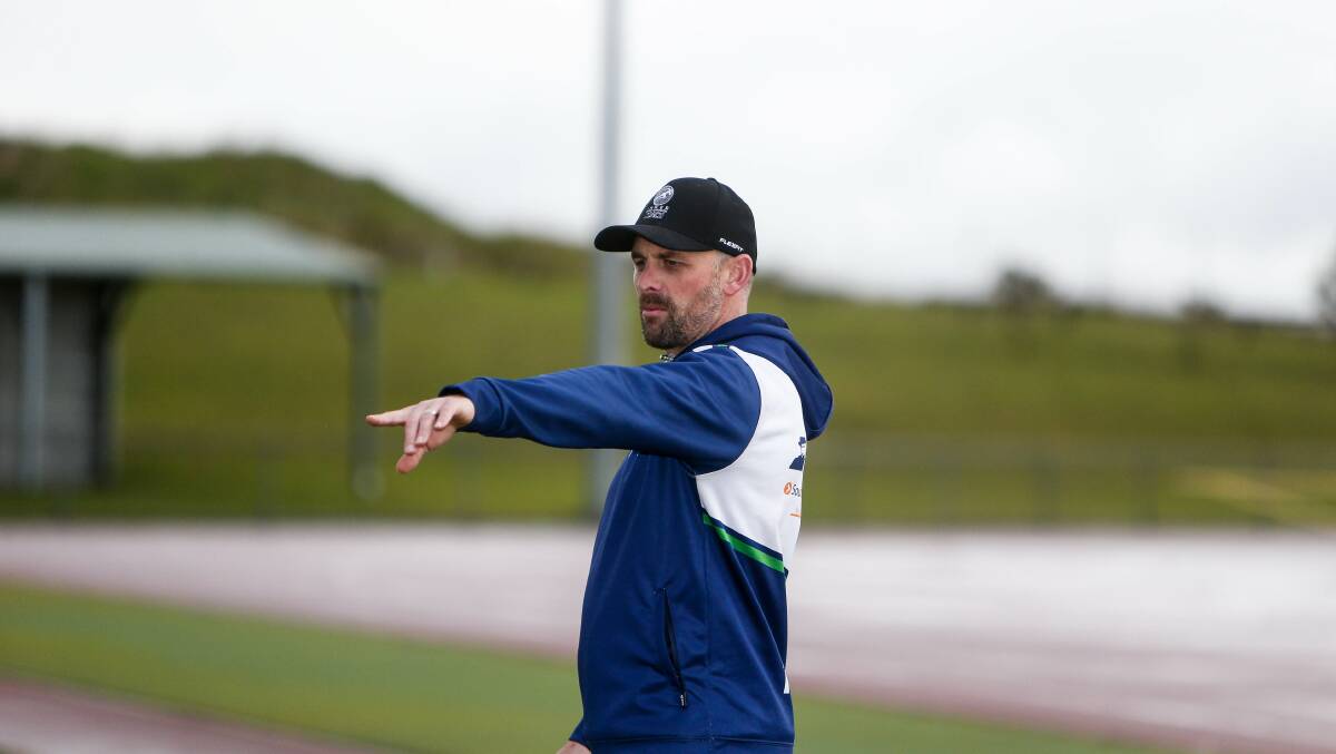 Mentor: Jeremy Dixon at Athletics South West Turbines training. Picture: Anthony Brady