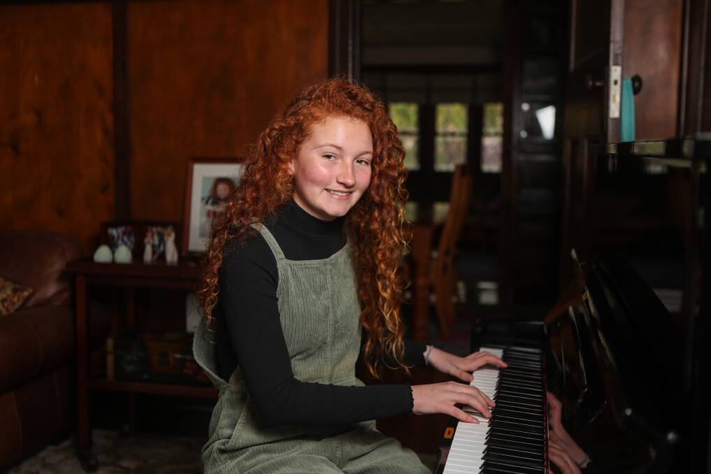 Port Fairy's Evie Dalton is ready for an online busking competition. Picture: Morgan Hancock