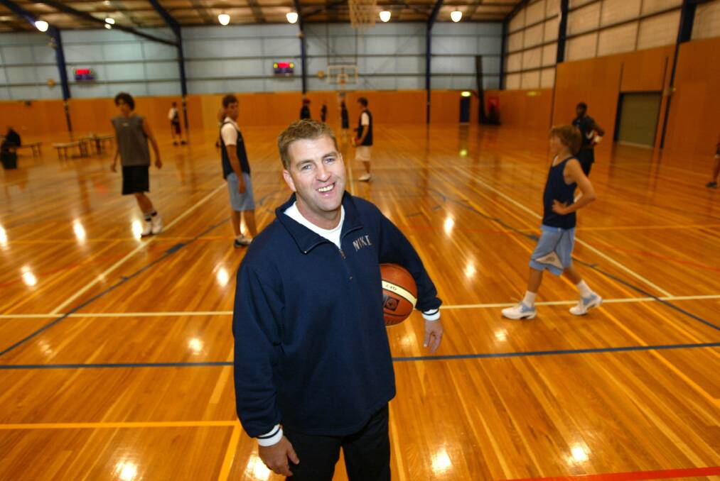 GIVING BACK: Trevor Gleeson during a trip back to Warrnambool when he helped the Big V side at practice. 
