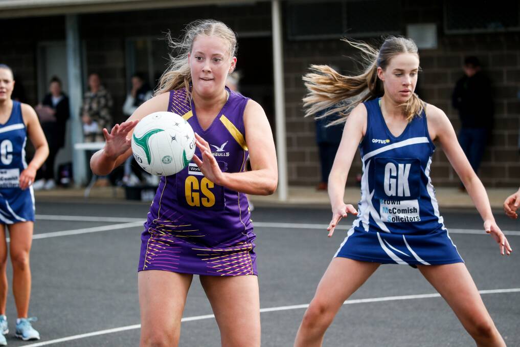 GALLANT: Port Fairy's Tara Elliott in action against Warrnambool. The Seagulls tested the third-ranked Blues. Picture: Anthony Brady 
