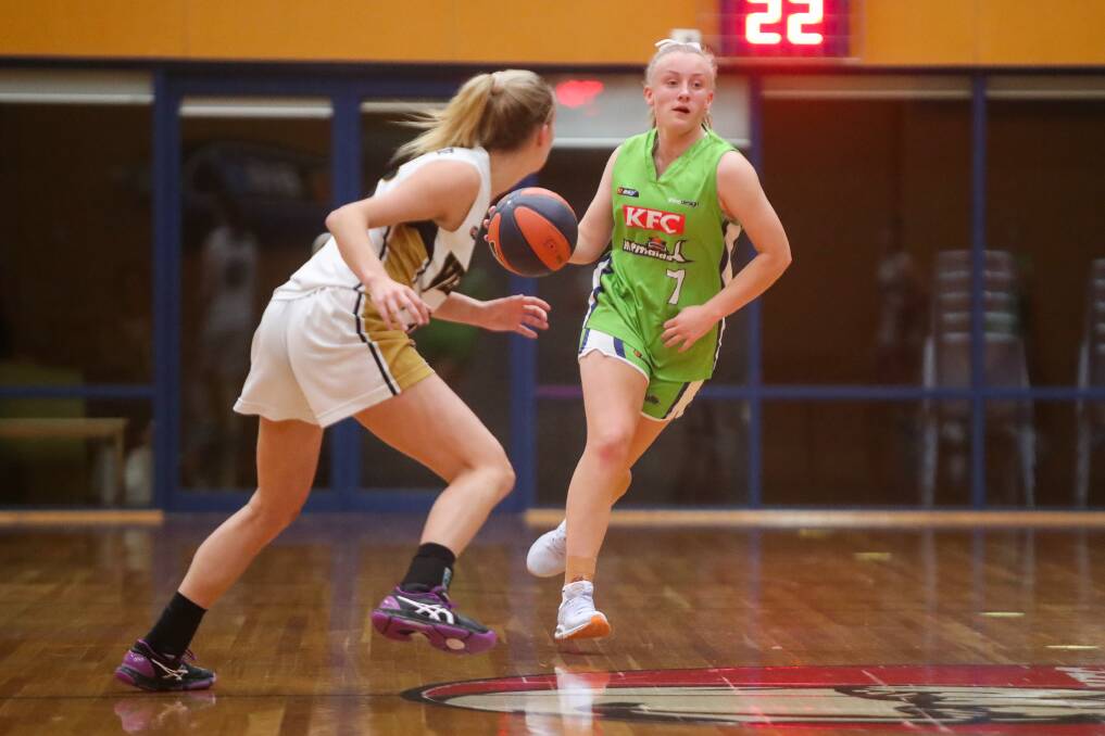 LEARNING CURVE: Molly McLaren is finetuning her basketball craft. She is still only 14. Picture: Morgan Hancock 
