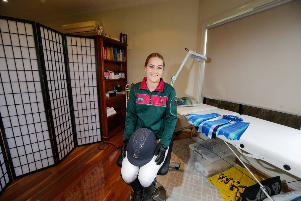 NEW VENTURE: Teenager Emily Manuell has started her own beauty business at her Mailors Flat home. Picture: Anthony Brady