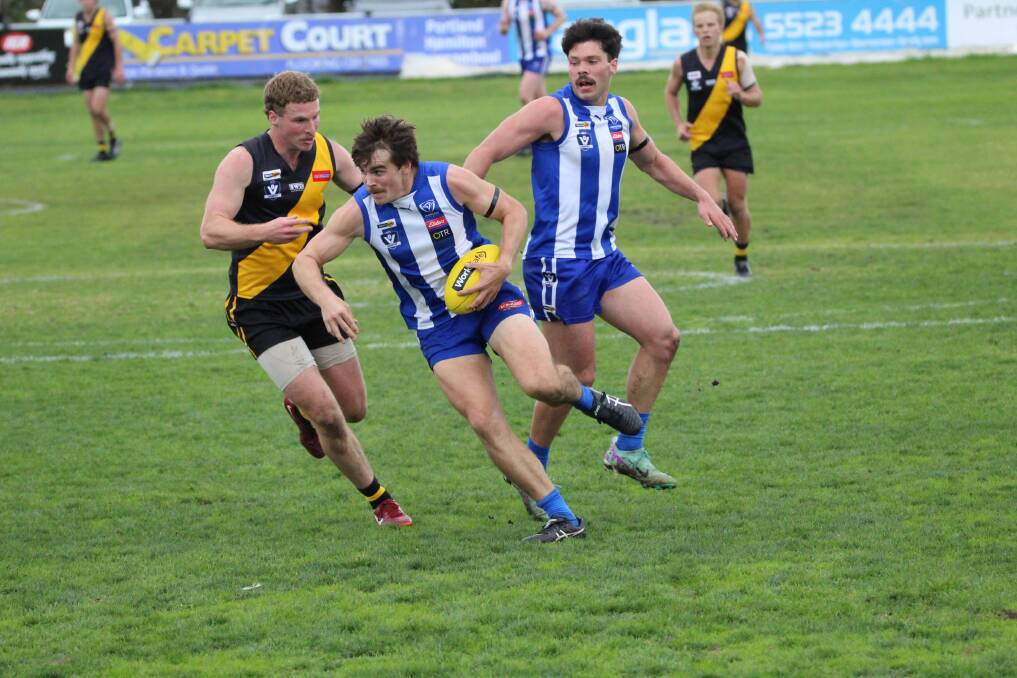 Jack Murray gathers one of his 13 disposals for Hamilton Kangaroos. Picture by Tayla Ness 