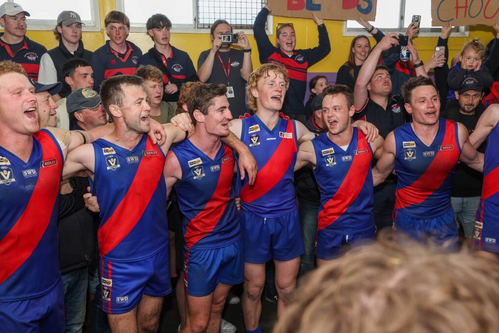 Terang Mortlake players belt out the song after winning the 2023 first semi-final. Picture by Eddie Guerrero 