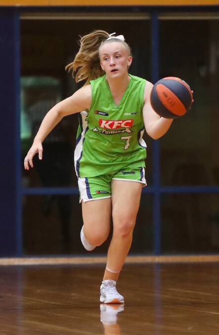 TALENTED TEEN: Molly McLaren is one of the numerous young players to debut for Warrnambool Mermaids' Big V side in 2021. Picture: Morgan Hancock 