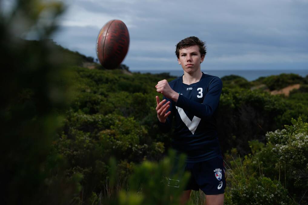 MAKING PLAYS: Finn O'Sullivan like to bring his teammates into football games. Picture: Chris Doheny 