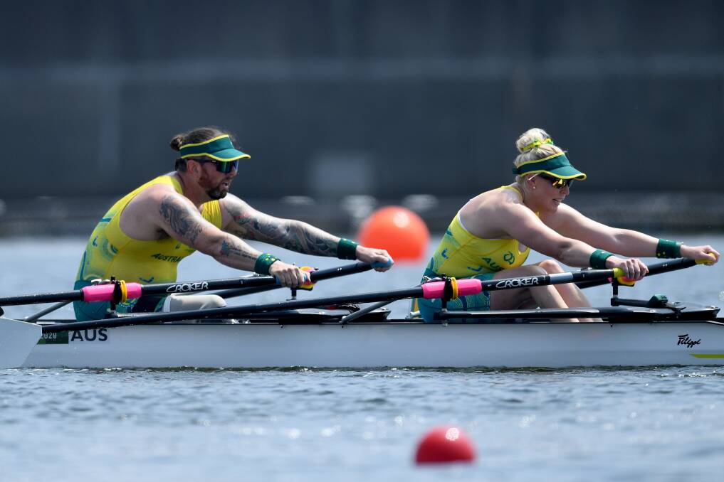 GREEN AND GOLD: Mixed double scull rowers Simon Albury and Kathryn Ross in action for Australia at the Tokyo Paralympic Games. Picture: AAP 