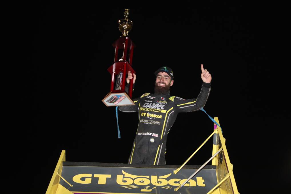 James McFadden wins the 2020 South West Conveyancing Grand Annual Sprintcar Classic