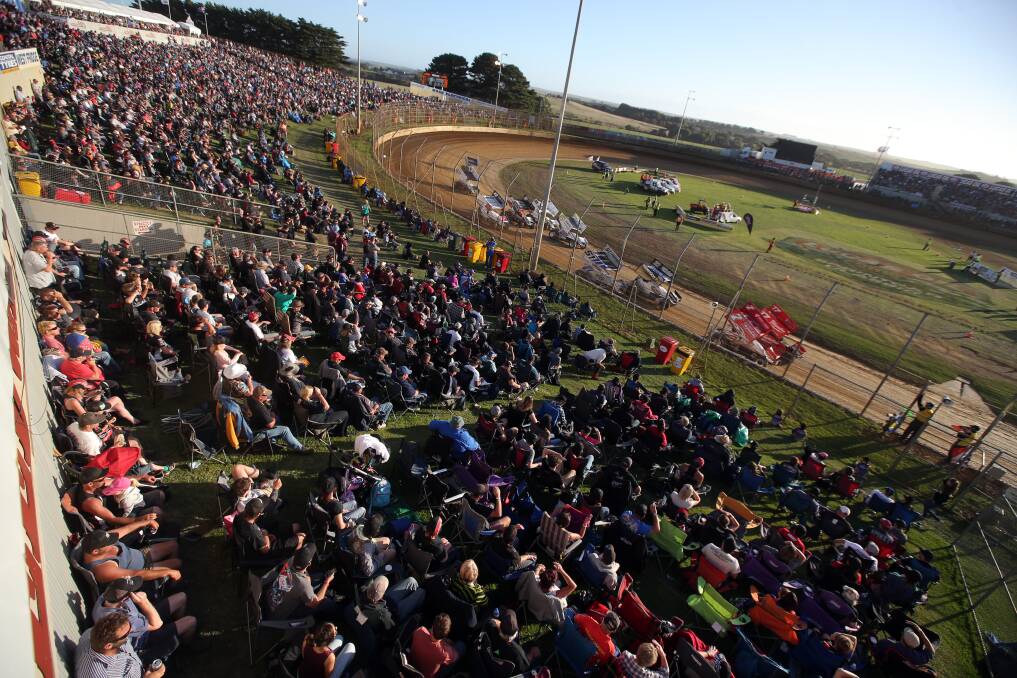 PACKED HOUSE: Fans at the 2015 Grand Annual Sprintcar Classic. 
