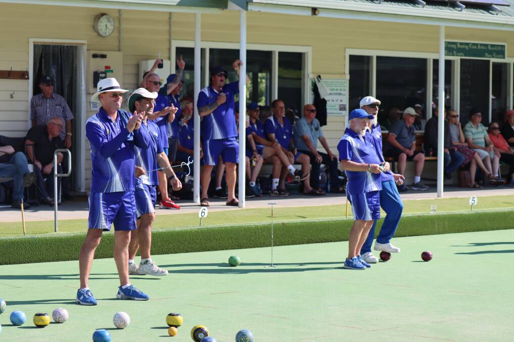 C'MON: Dunkeld players applaud a brilliant shot during the weekend division one grand final. Picture: Justine McCullagh-Beasy 